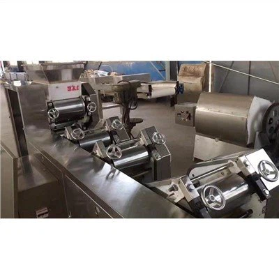 기계를 만드는 인스턴트 국수